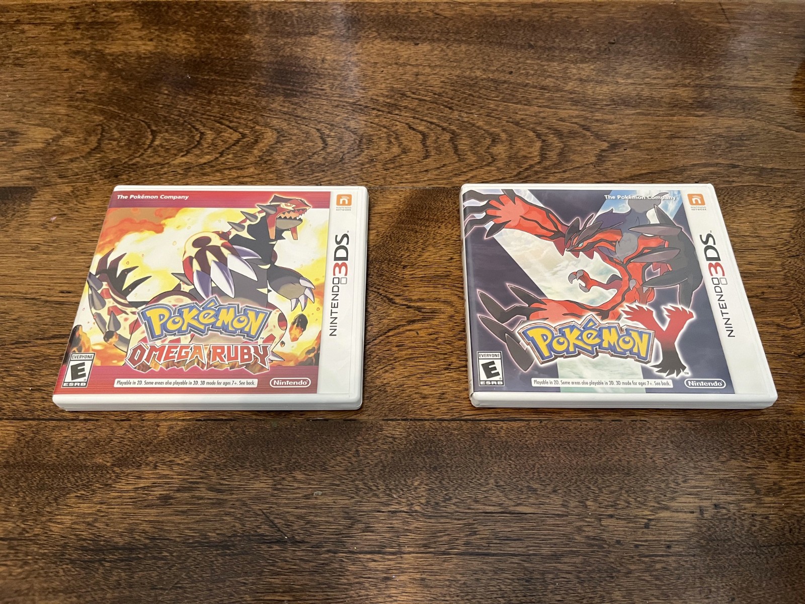 Nintendo 3DS LL 4GB Black/Silver Console (Region Free) w/ Charger & 2 Games