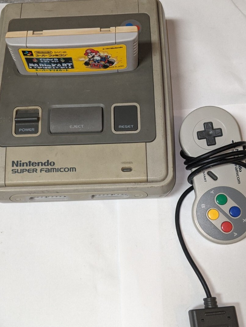 Nintendo Super Famicom Console + Super Mario Kart + Controller – HVC-002. SF17