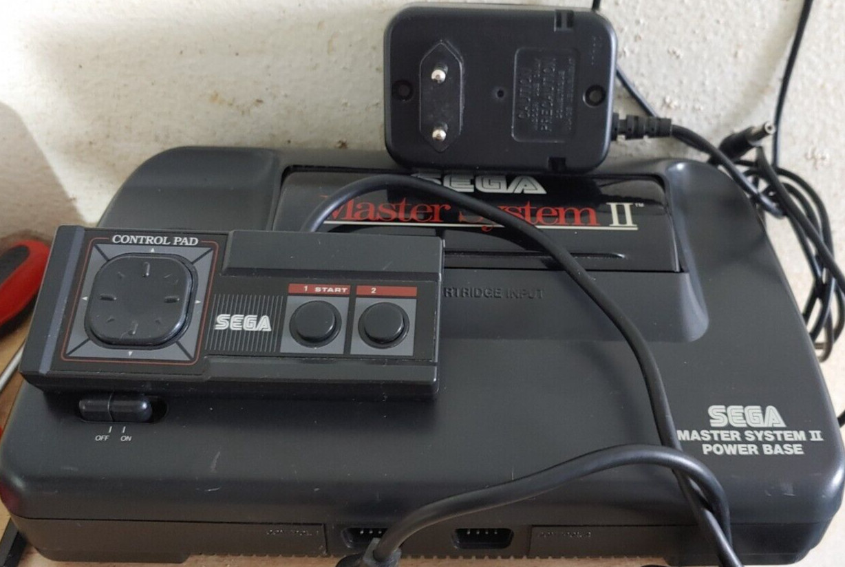 Sega Master System II 8-bit Video Game System Console (Complete/ Fully Working)
