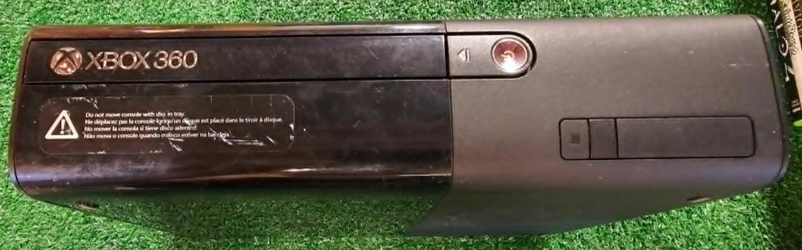 Microsoft Xbox 360 E 4GB Console Bundle (10 Hit Games, 1 Controller) TESTED