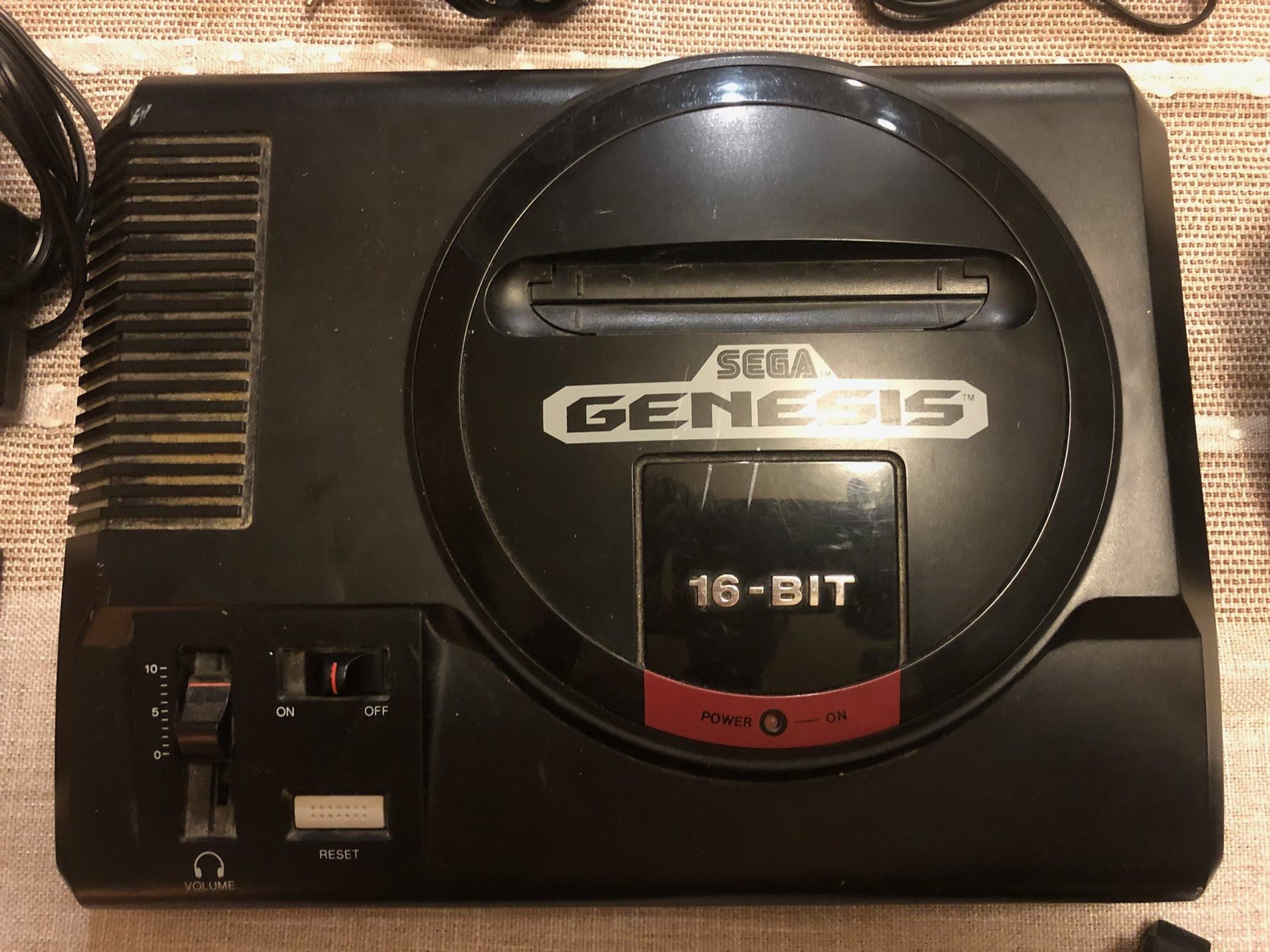 Sega Genesis Model 1 – 4 CONTROLLERS & 3 Football Games