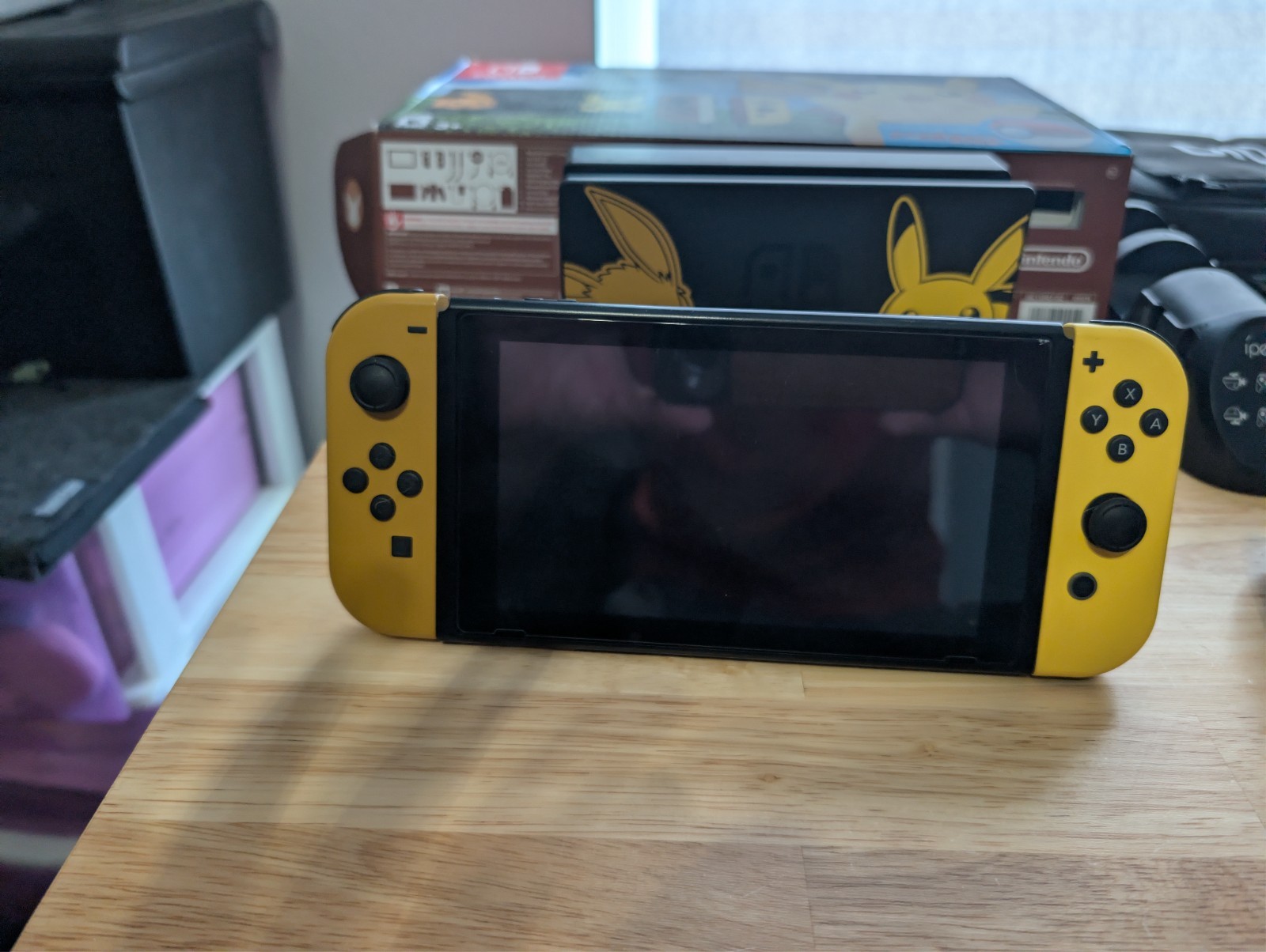 Nintendo Switch Pikachu & Eevee Edition Bundle – 4 Joy-Cons, Split Pad Pro, 256G