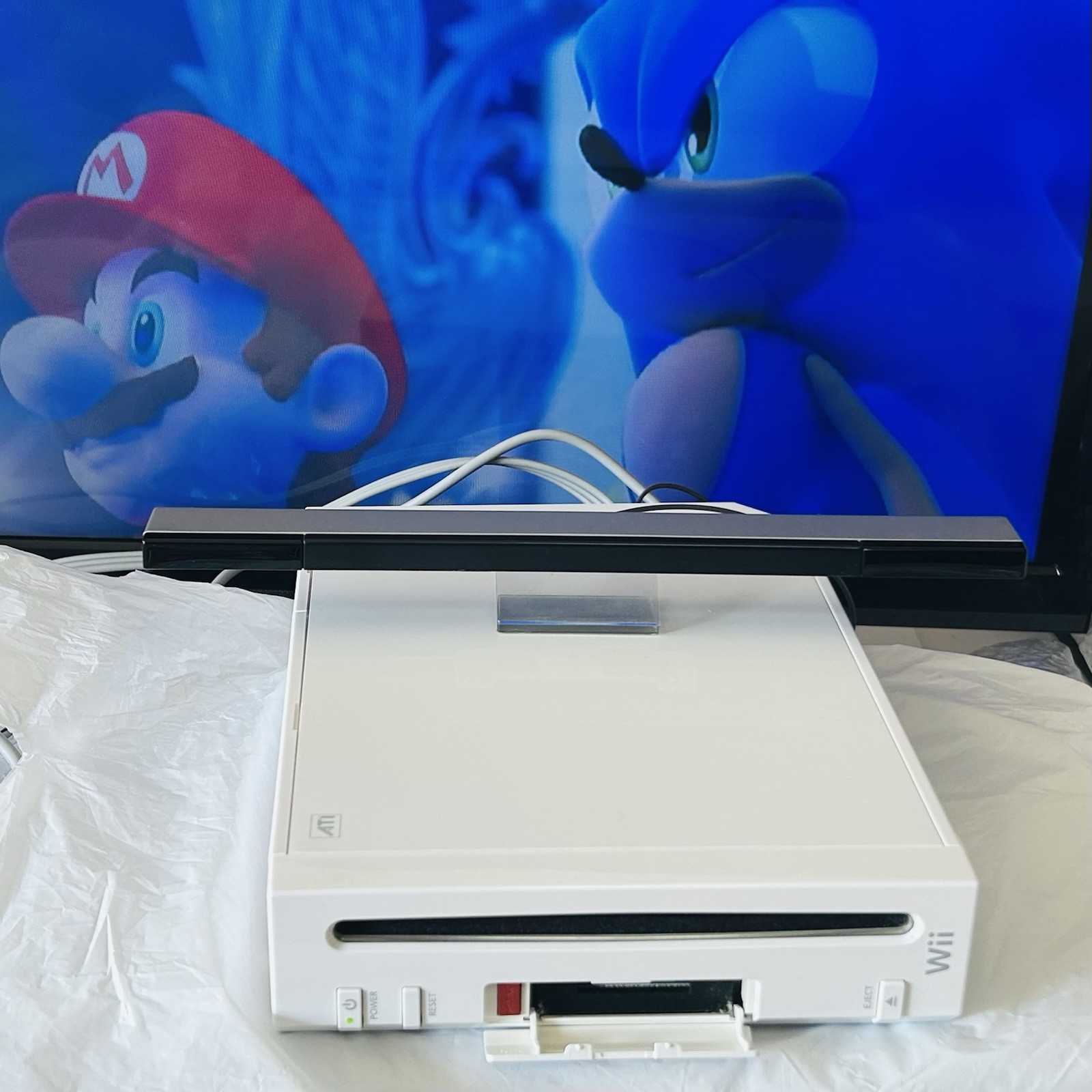 Nintendo Wii White Console Bundle 2 Wii Pink Blue Answers Classic Mario 6 Games