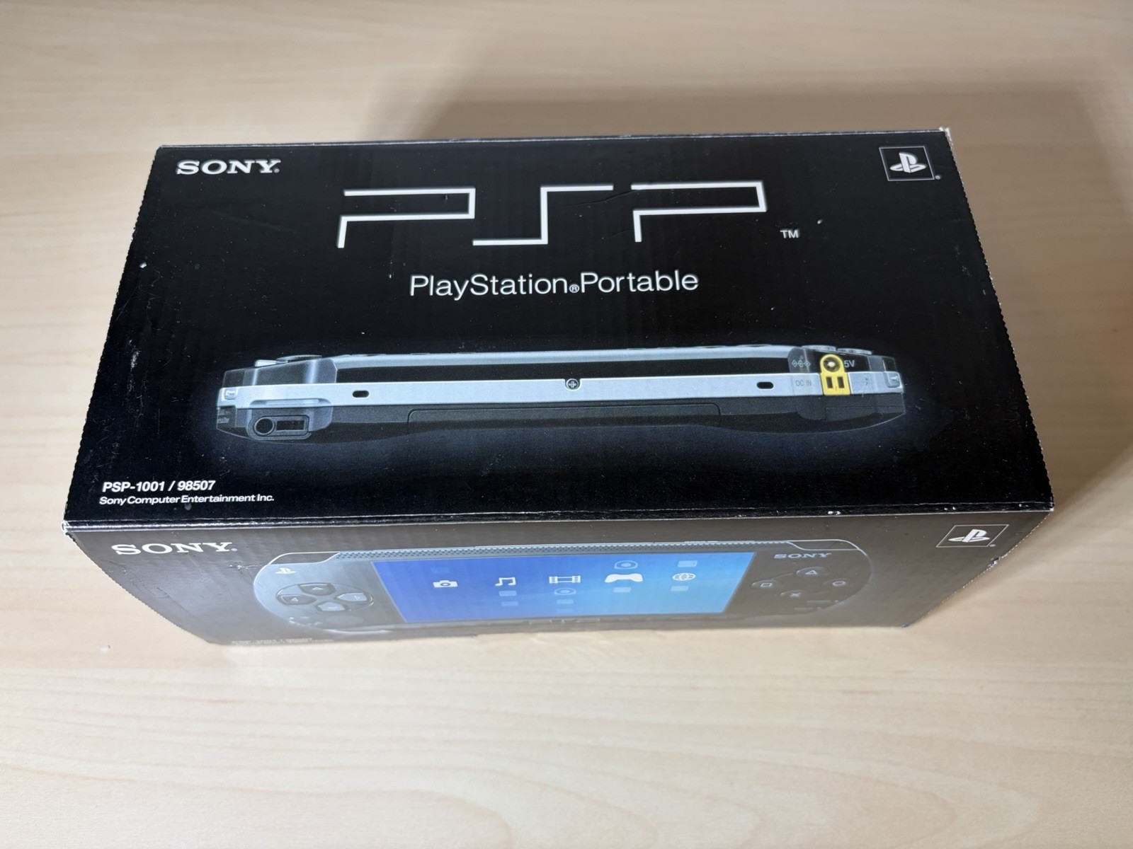 Near Mint – Complete – Sony PSP 1000 Black Handheld Console – Excellent Box
