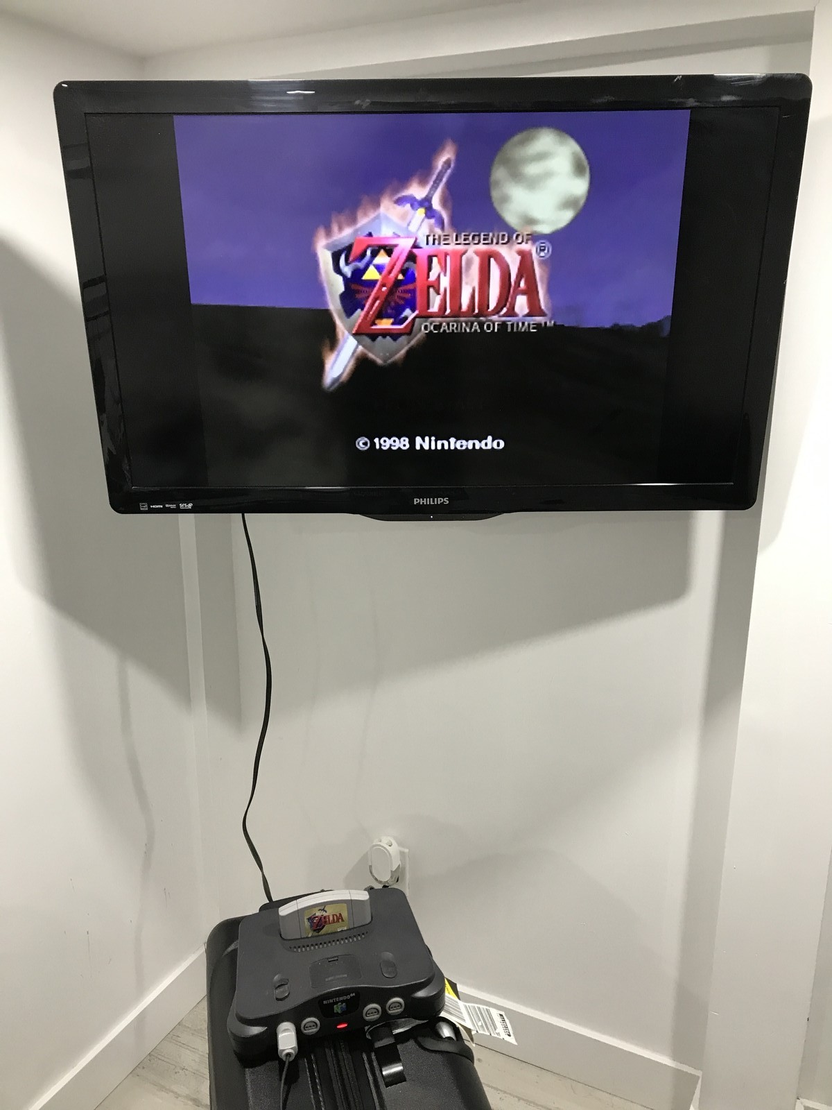N64 Bundle OG Cable 4 Controllers + mem card+mem expac+Ocarina of Time Authentic