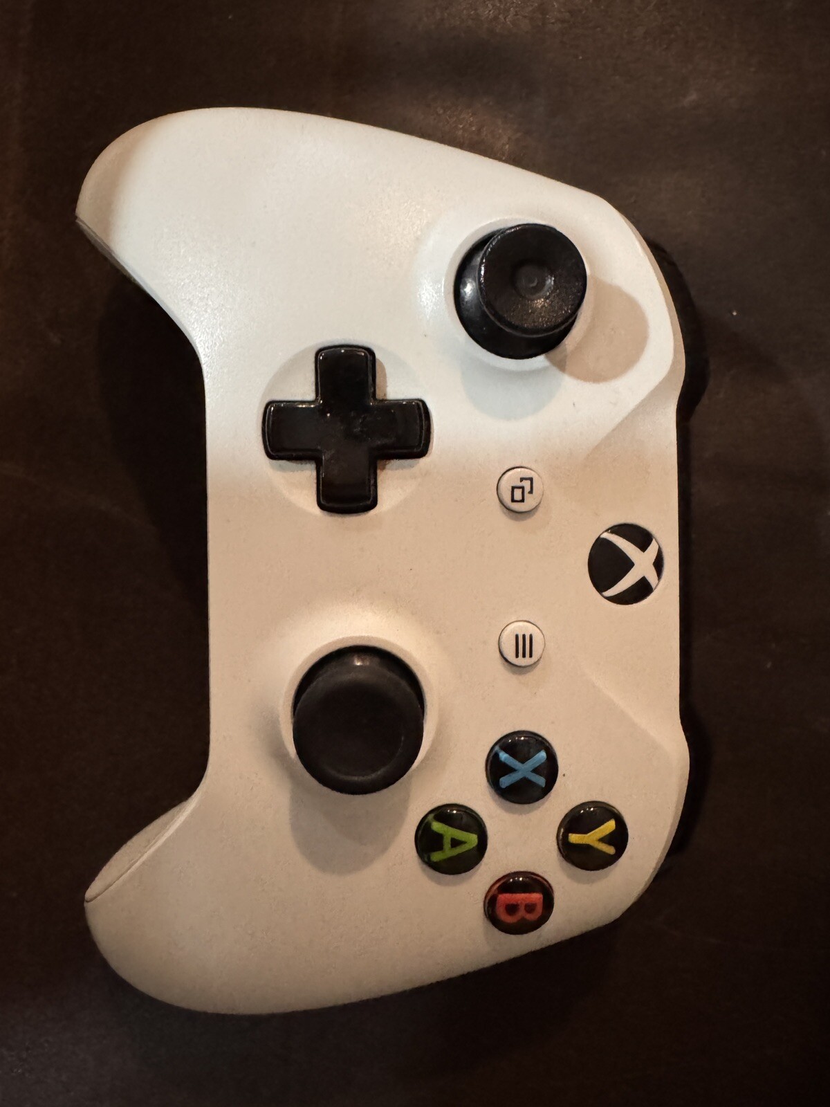 Xbox One S 1TB – White W/ 2 Controllers (1 White, 1 Blue) + 5 Games