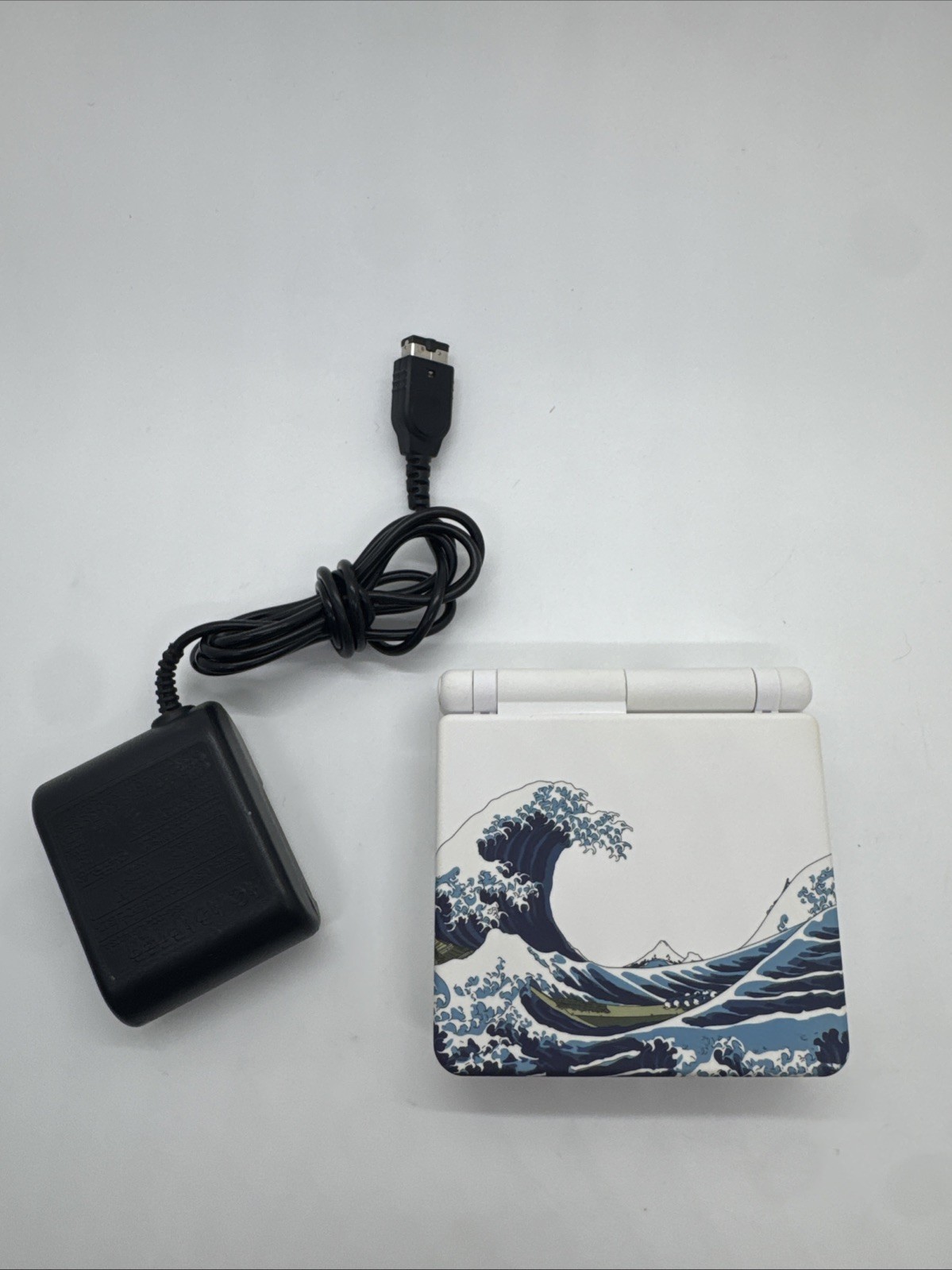 Custom Shelled Gameboy Advance SP With Backlit Screen White Wave