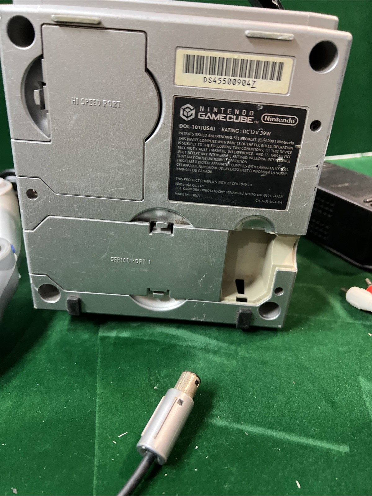 Nintendo GameCube Silver Console Bundle – 2 Controllers Charger
