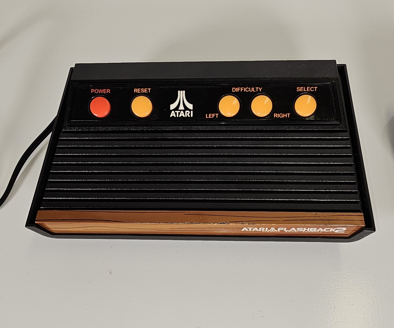 Atari vintage Flashback 2 video game console 2 wireless controllers power supply