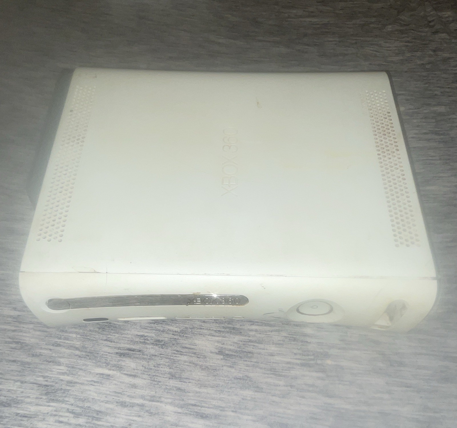 Microsoft Xbox 360 White Home Console 60GB HDD HDMI 1080p NTSC-U/C 2010