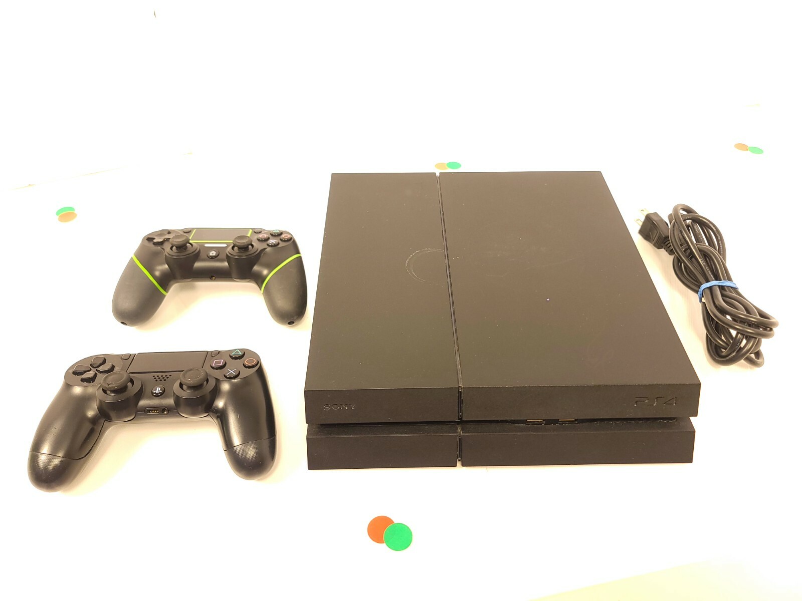 Sony PlayStation 4 CUH-1215A 500 GB – 2 controllers