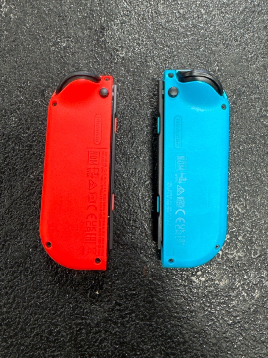 NINTENDO SWITCH W/ACCS *READ DESCRIPTION* (P17031421)
