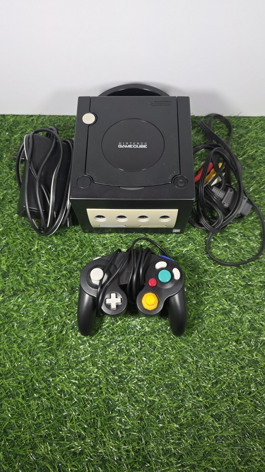 Nintendo GameCube DOL-001(USA) NTSC-U/C Black Console w/ Controller Cables
