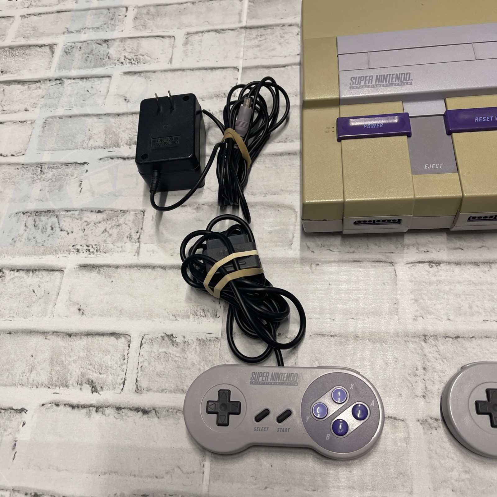 Super Nintendo SNES Console Bundle SNS-001 w/ Two Controllers, Cords Tested GUC