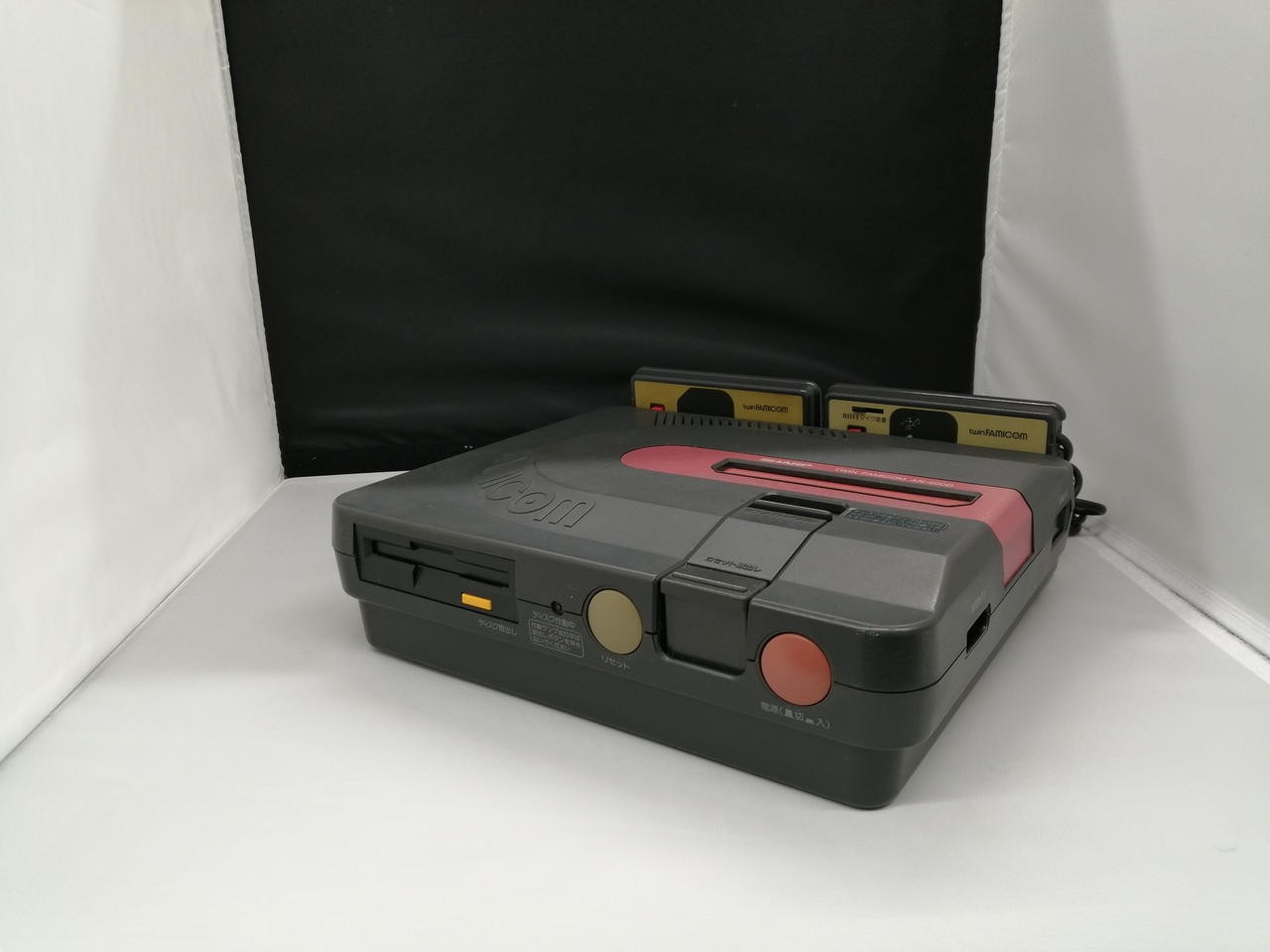 Twin Famicom Model AN 500B SHARP