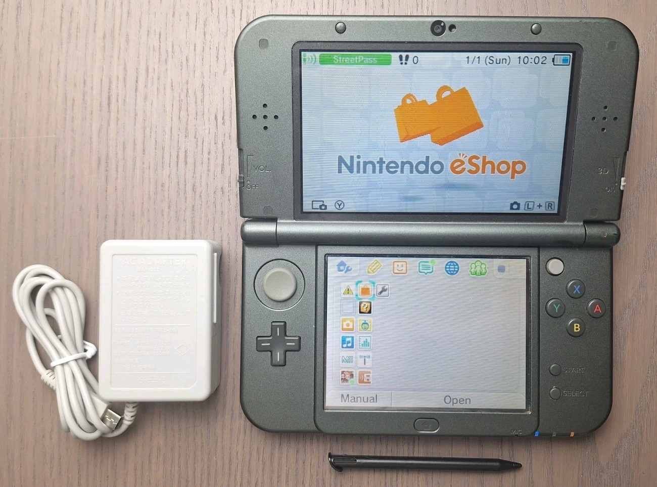 New Nintendo 3DS XL Metallic Black | Charger 32GB SD Card | REGION FREE TOP IPS