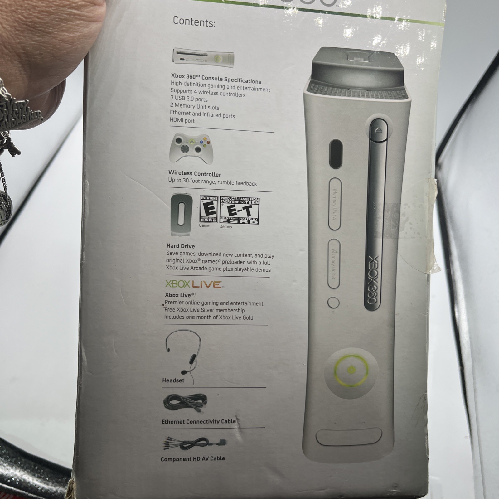 Microsoft Xbox 360 White Console w/ Cable and 2 Controllers
