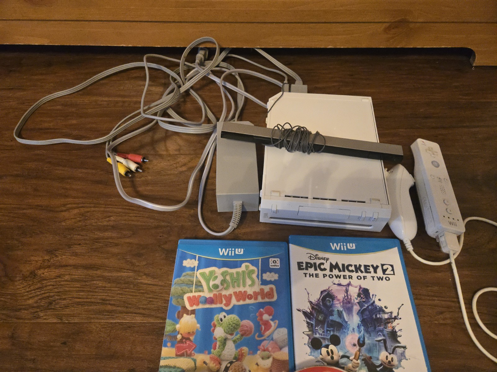 Nintendo Wii Console Nunchuck Controller All Cords 5 Video Games Yoshi Mickey
