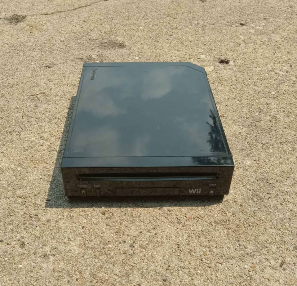 Nintendo Wii Console With Controller and HDMI Adapter Black 2000’s used