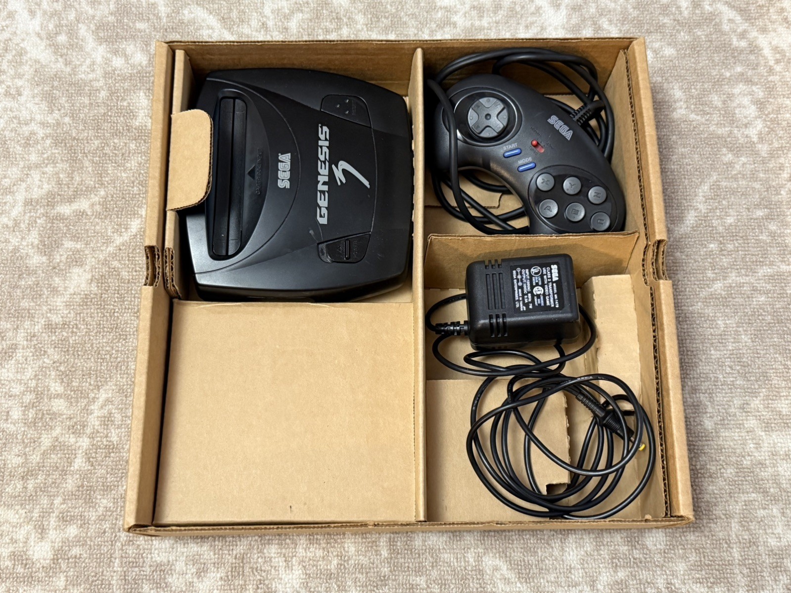 Sega Genesis III Model 3 Console Core System – Tested, come in box! No manual.