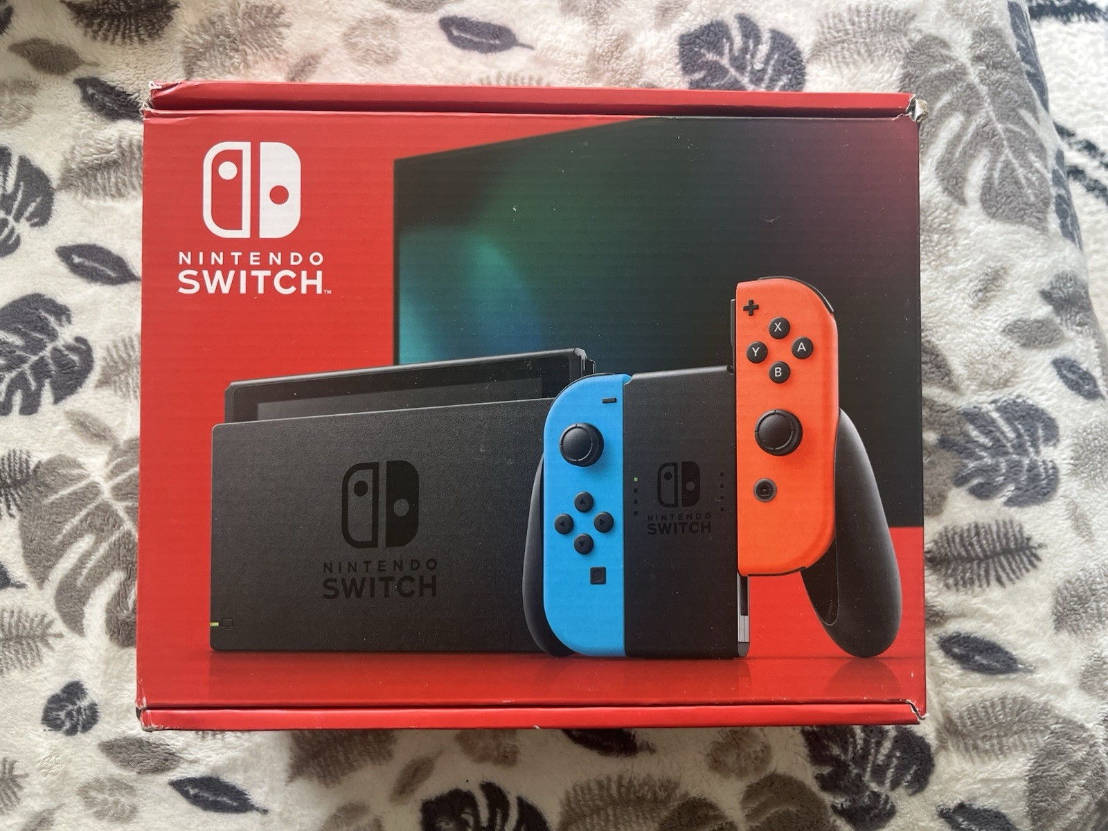 Nintendo Switch Console w/ Neon Blue/Red Joy-Con 32GB 720p NTSC-J