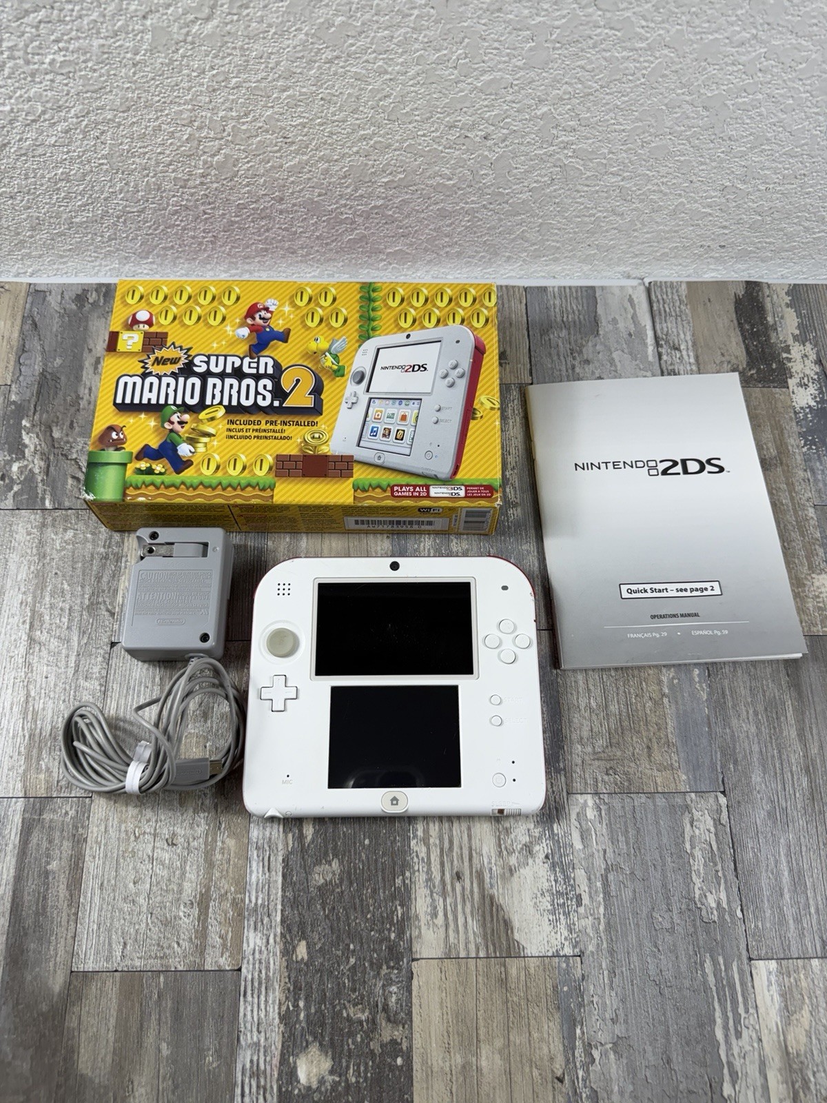 Nintendo 2DS Super Mario Bros. 2 Console Bundle – Scarlet Red