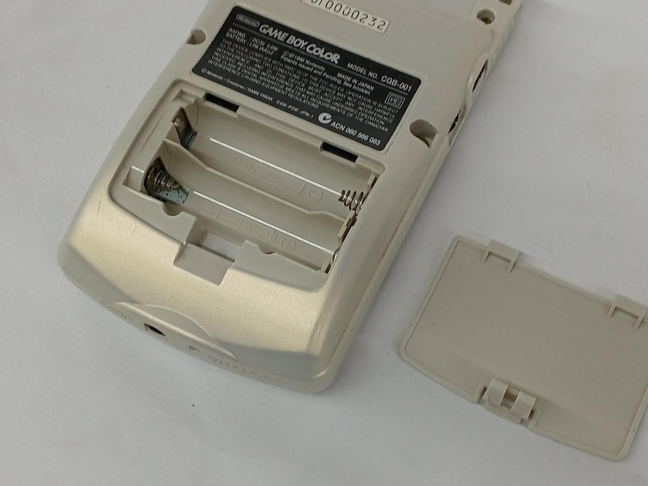 Nintendo Game Boy Color CGB-001 Pokémon Gold & Silver Memorial Edition 2850