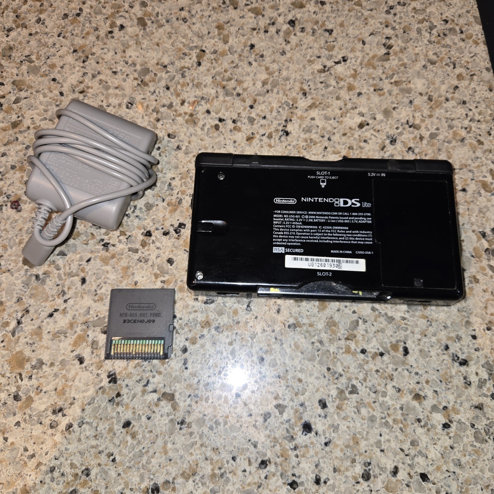 Nintendo DS Lite Black Console w/ Charger + Game