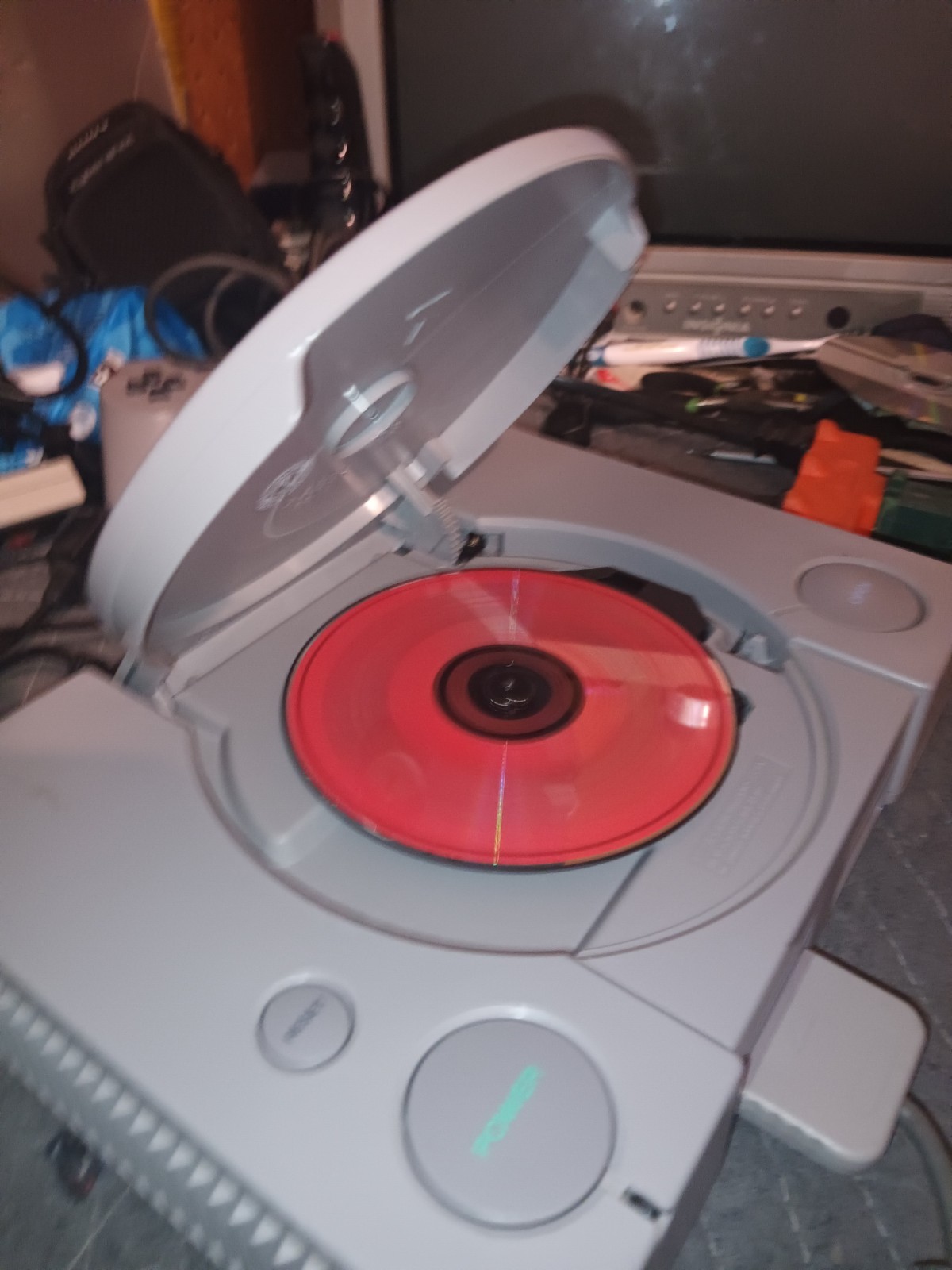 SONY PLAYSTATION 1 CONSOLE W/ 1 CONTROLLER,Game & CABLES -TESTE (WBP013750)