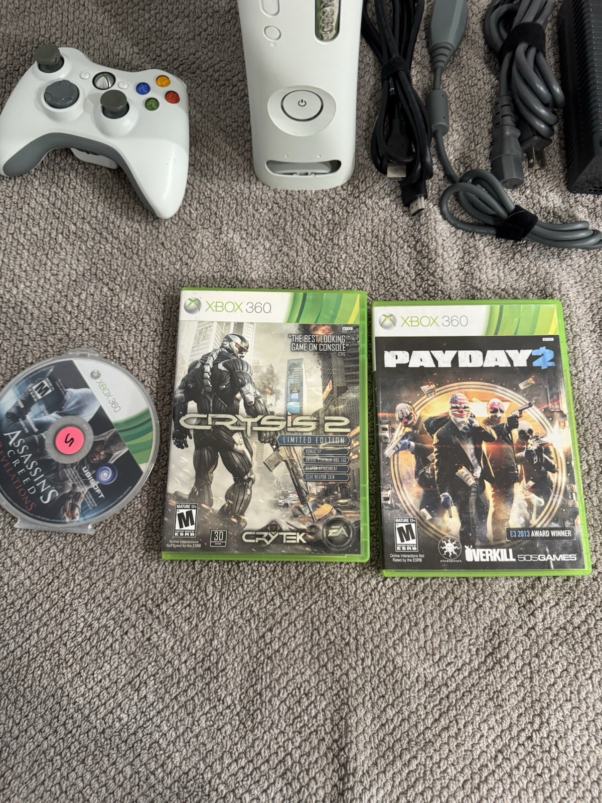 Microsoft Xbox 360 System Bundle 60GB White Console w/ 3 Games Power Cord and Ca