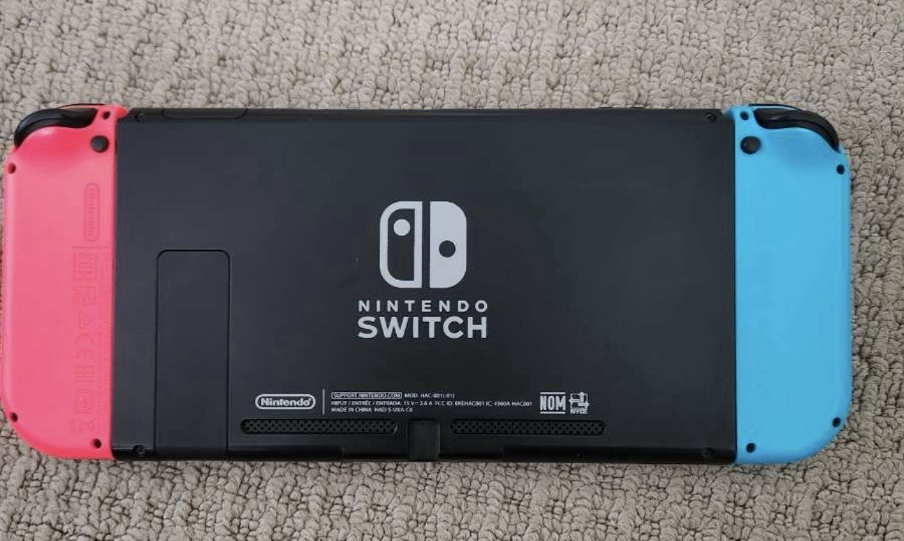 Nintendo Switch, Box, Controller With 3 Games – Mario Golf, Splatoon 3, Pokémon
