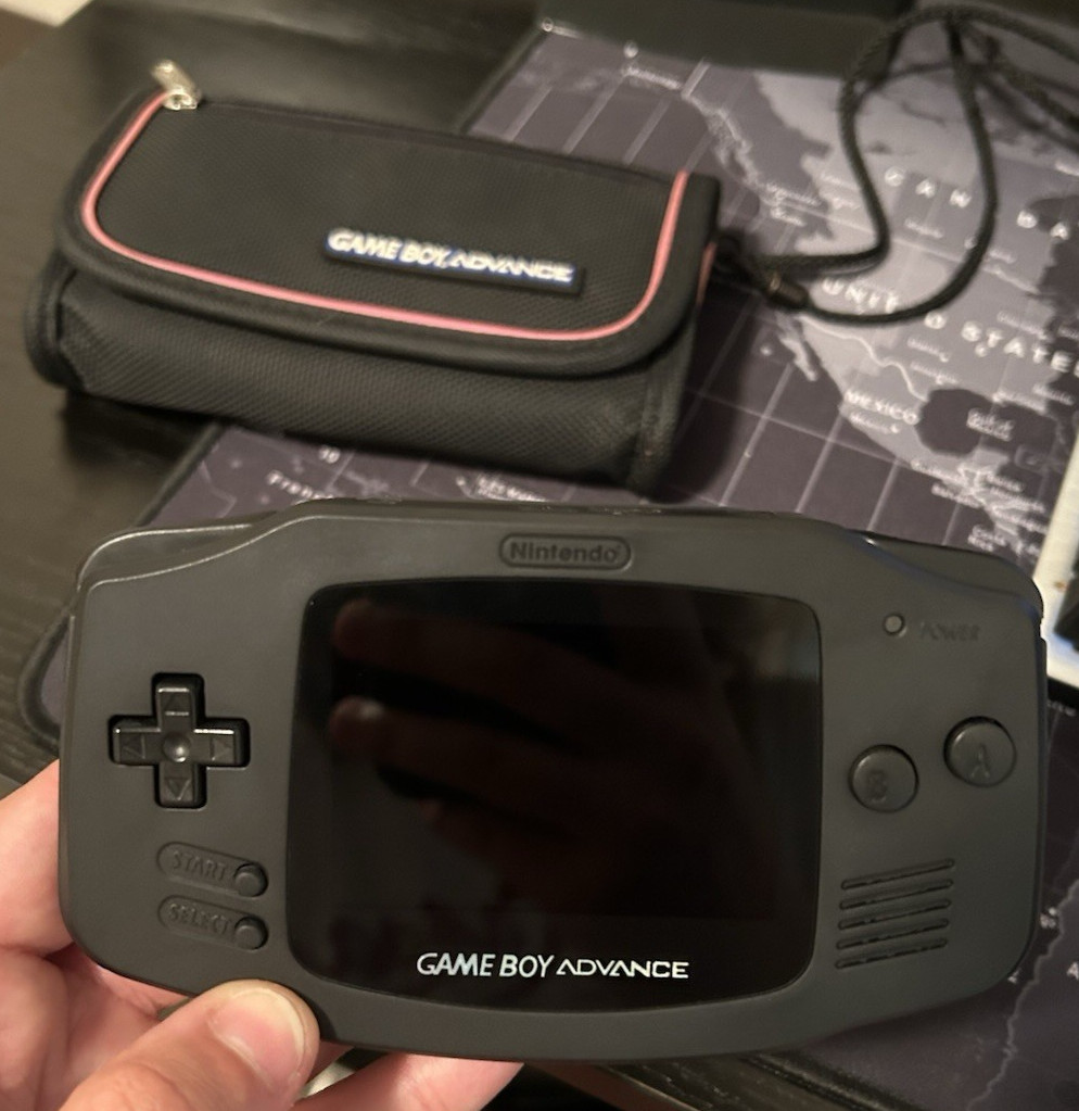 Black Gameboy Advance system w/ carrying case – IPS mod, button mod