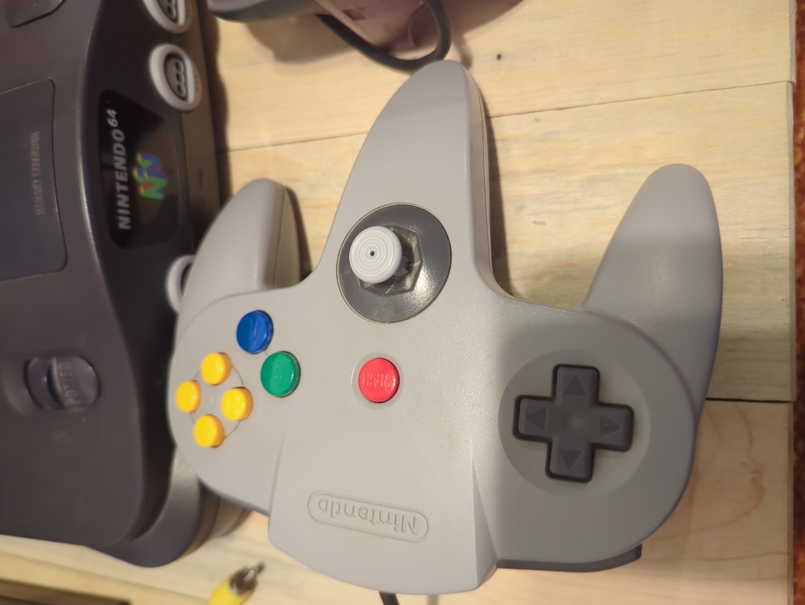 Nintendo 64 Console Atomic Purple Controller Bundle in Box NUS 001, Works