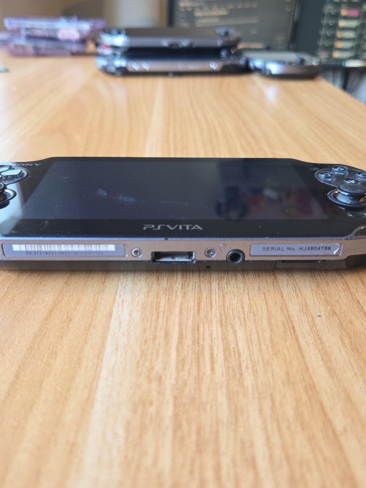 Sony Ps Vita PCH-1100 Crystal Black Model Console And Charger TESTED