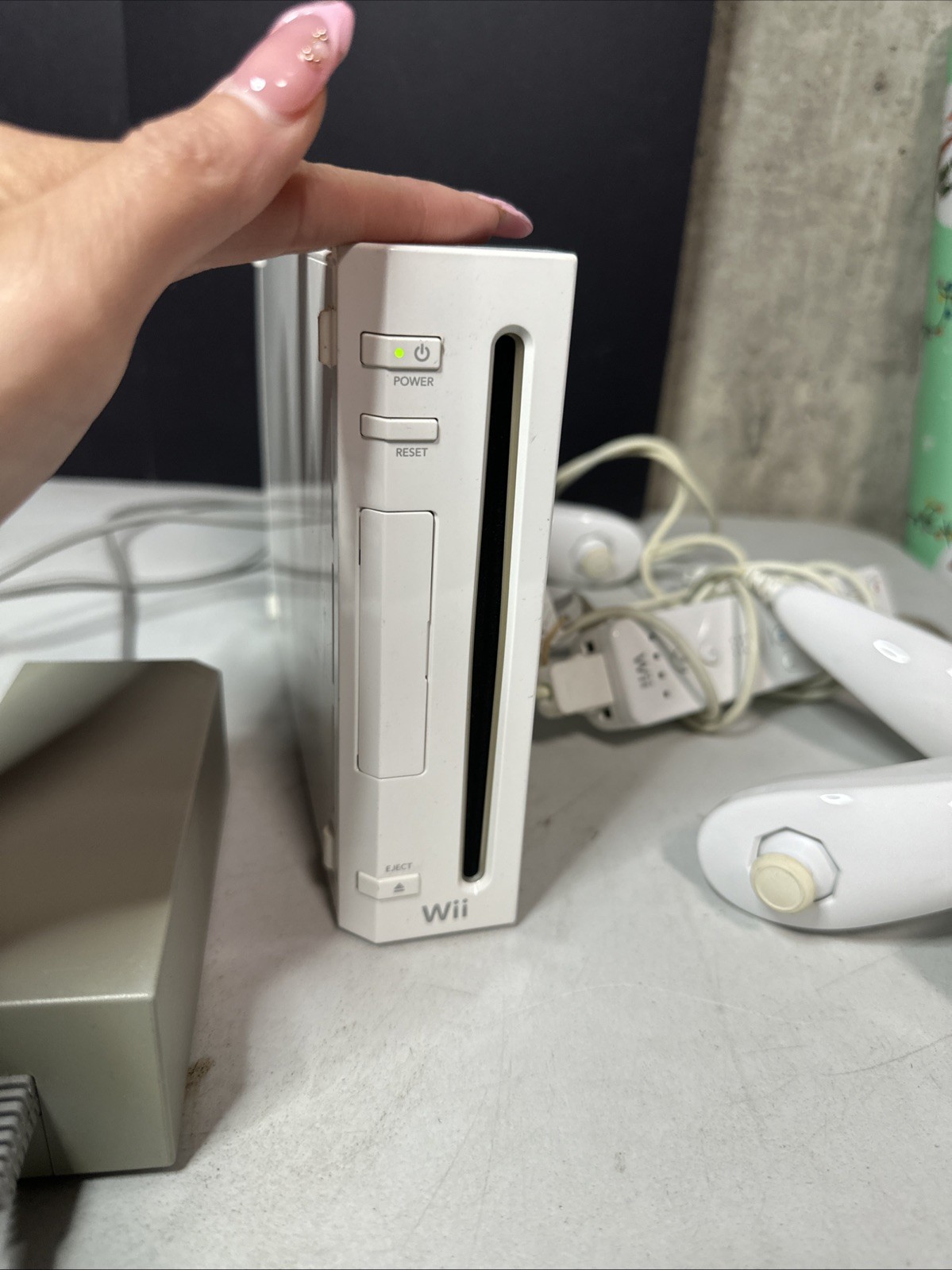 Nintendo Wii Bundle w/ 2 Remotes, Nunchuks, Cables