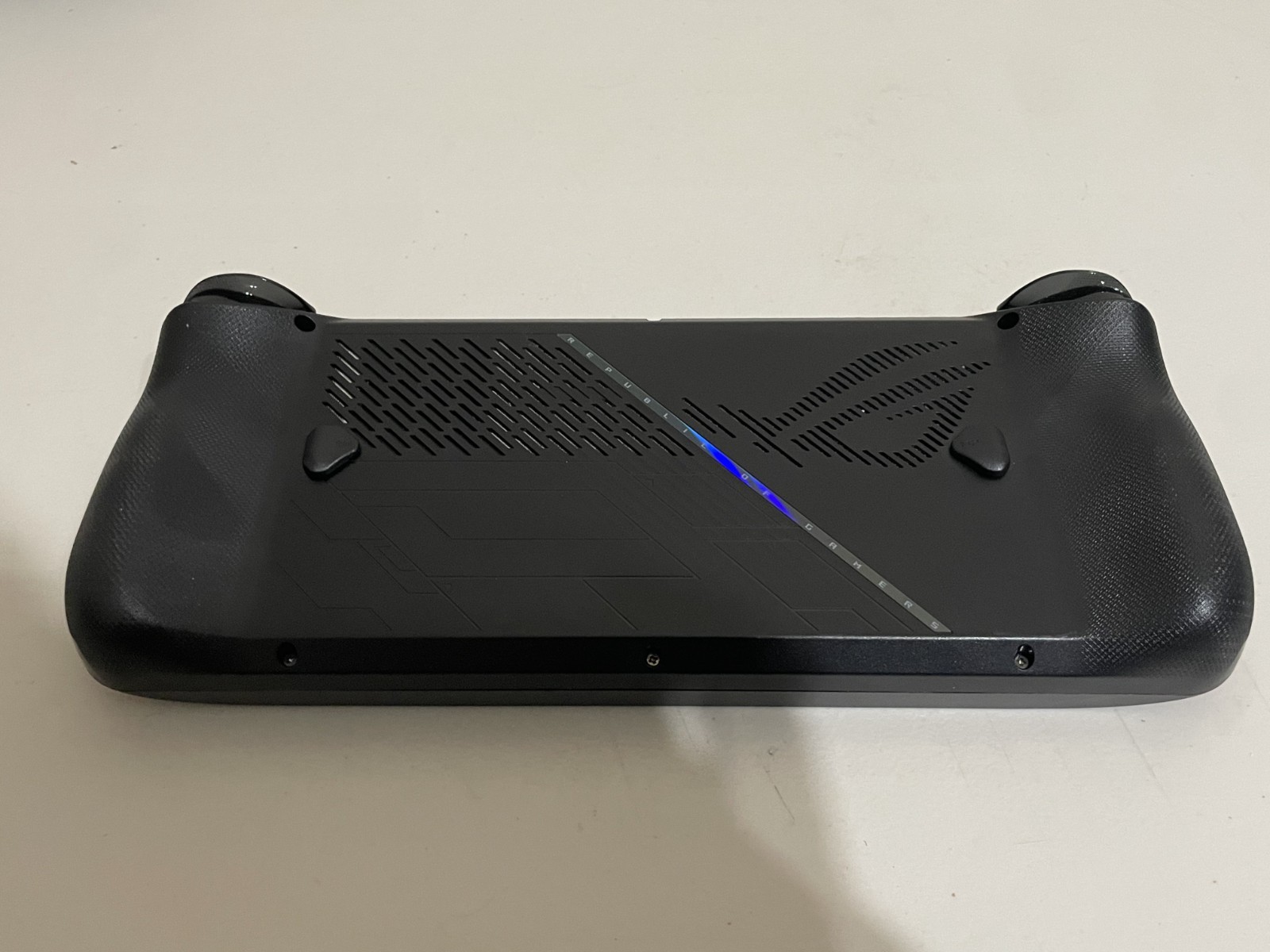 ASUS ROG Ally X Handheld Console AMD Ryzen Z1 Extreme 24GB RAM 1TB SSD BUNDLE