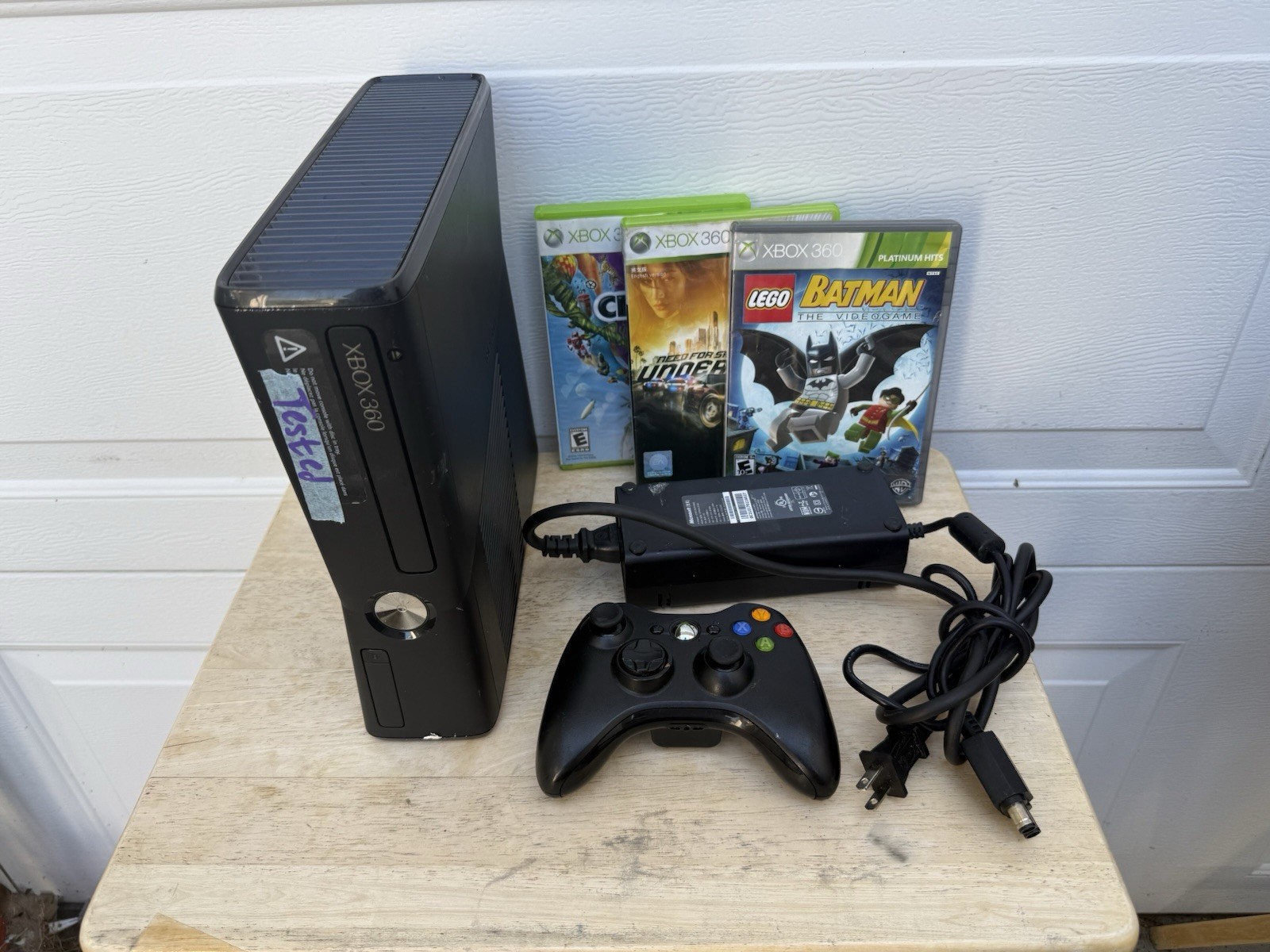 Microsoft XBOX 360 S Slim 320GB Model 1439 w/ Controller + Cords + Games TESTED!