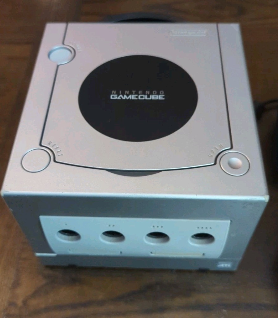Nintendo GameCube Platinum Console With Mario Golf 3 Controllers Memory Card
