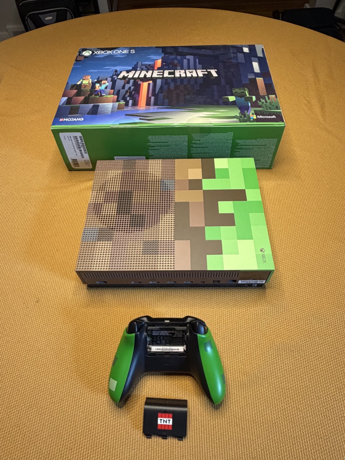 MICROSOFT XBOX ONE S MINECRAFT LIMITED EDITION 1TB GAME CONSOLE BUNDLE! RARE!