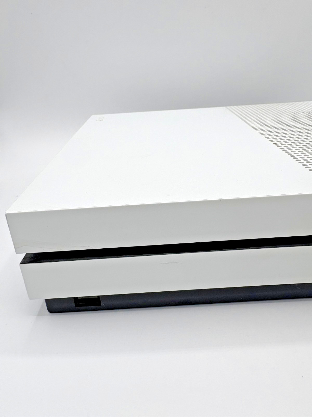 Xbox One S w/ Core Wireless Controller & Star Wars Battlefront 2 (TESTED)