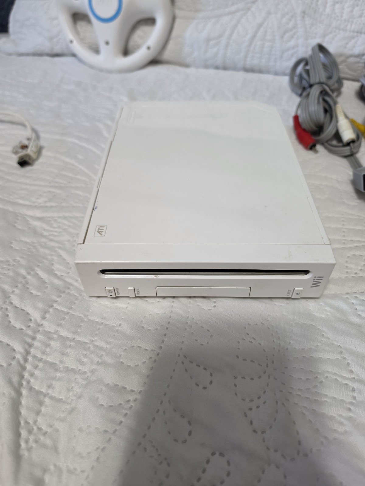 Nintendo Wii White Console Bundle Tested/Working RVL-001 W/assesories
