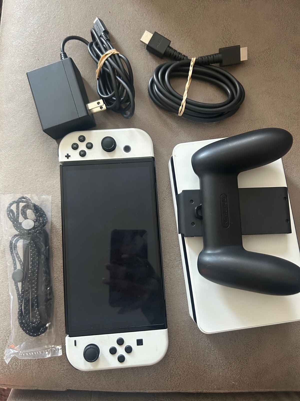 Nintendo Switch OLED Model – 64GB/White (HEGSKAAAA)