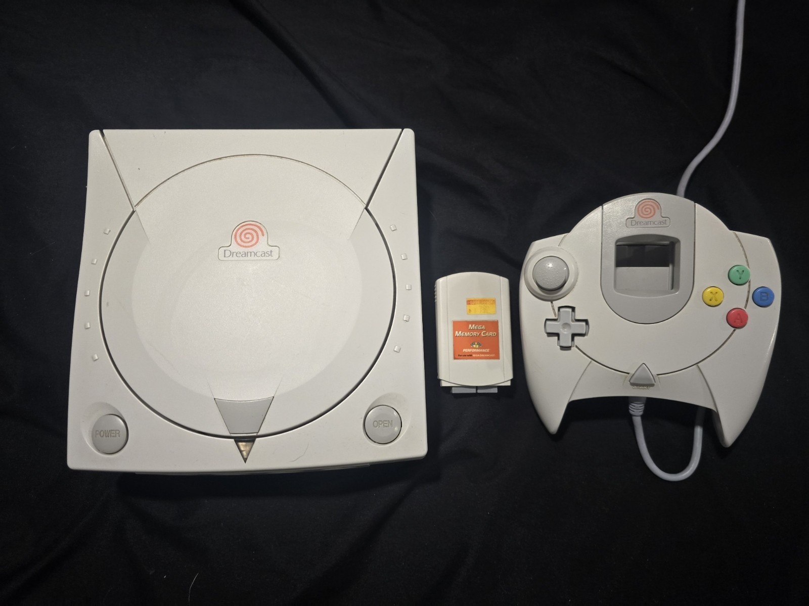 SEGA Dreamcast – White – with controller and mem card – NO wires