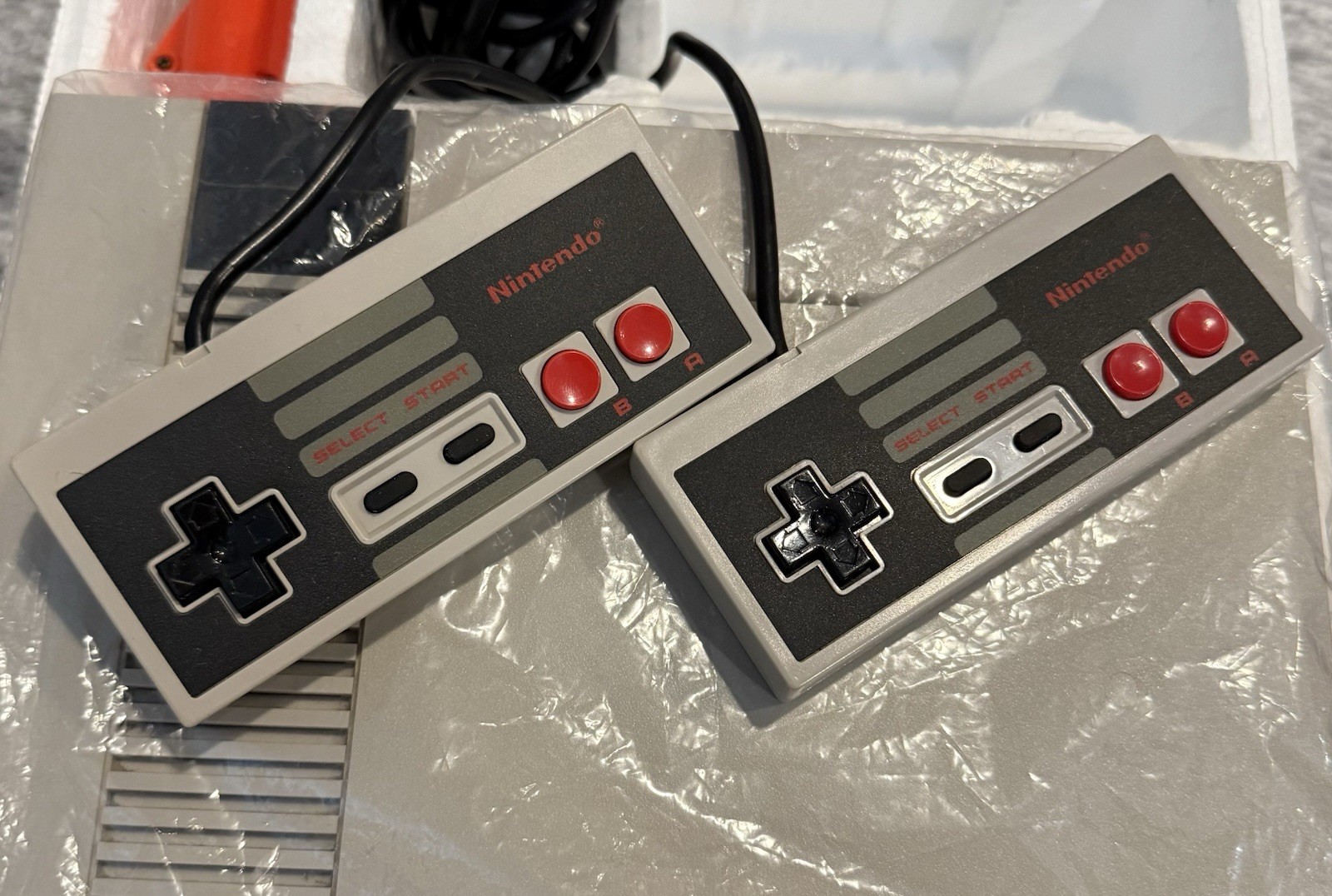 Nintendo NES Action Set Bundle Box 2 Controllers Zapper 3 Games TMNT Dr. Mario
