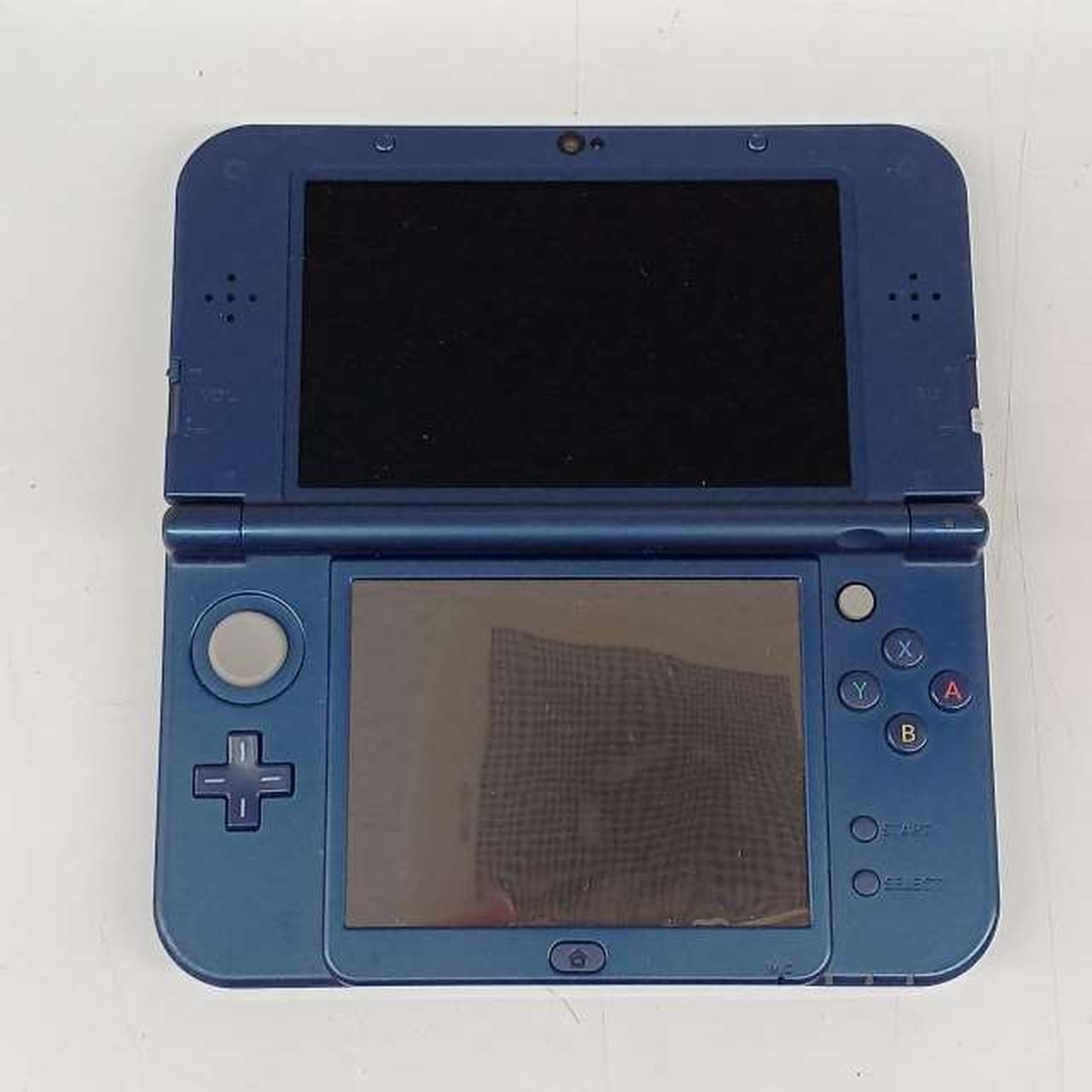 New Nintendo 3DS XL (LL) RED-001 with 4GB microSD Card Retro Game Console A3423
