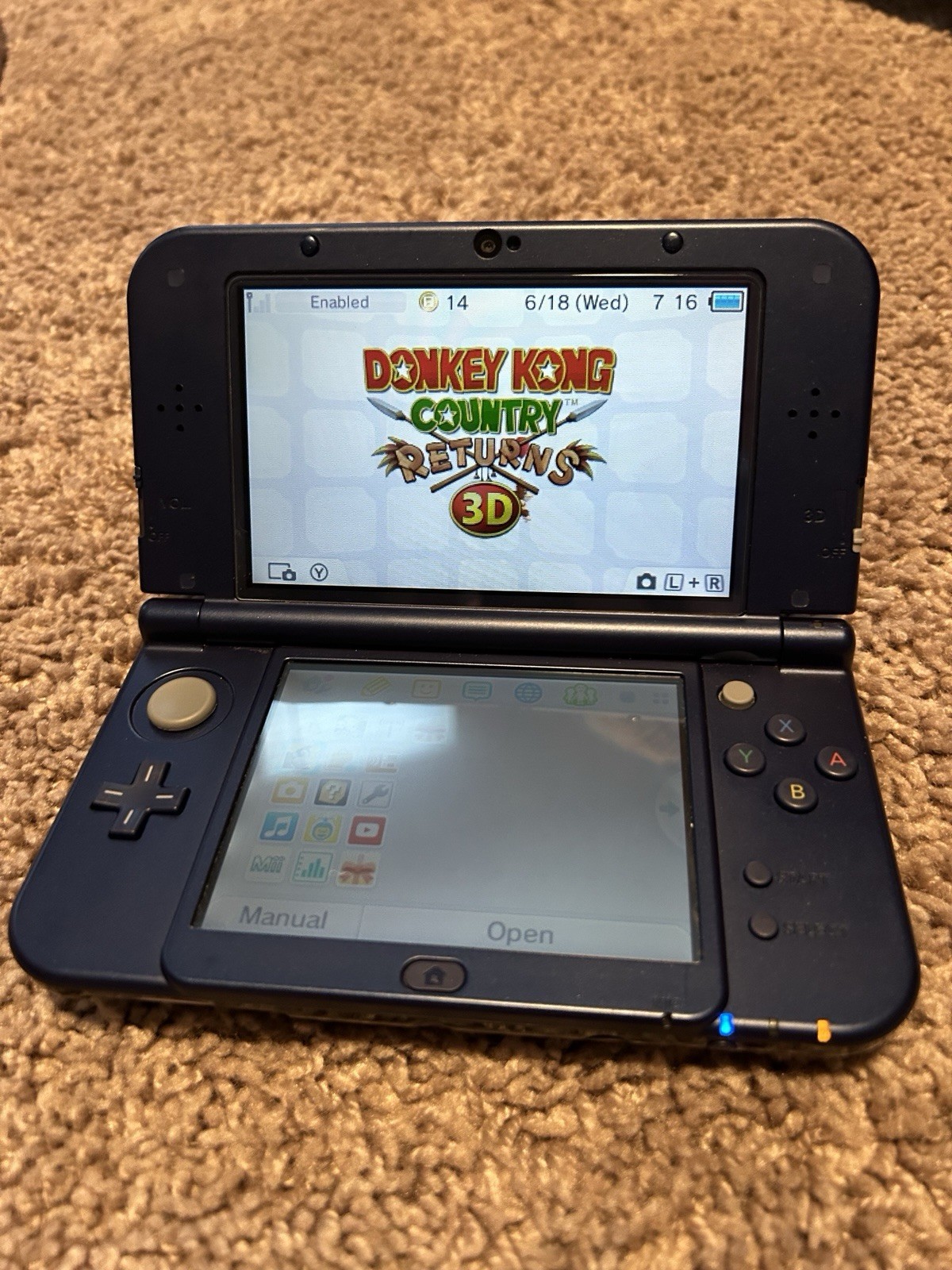 Nintendo 3ds Galaxy XL, in good condition, comes with box, charger, and 9 games!