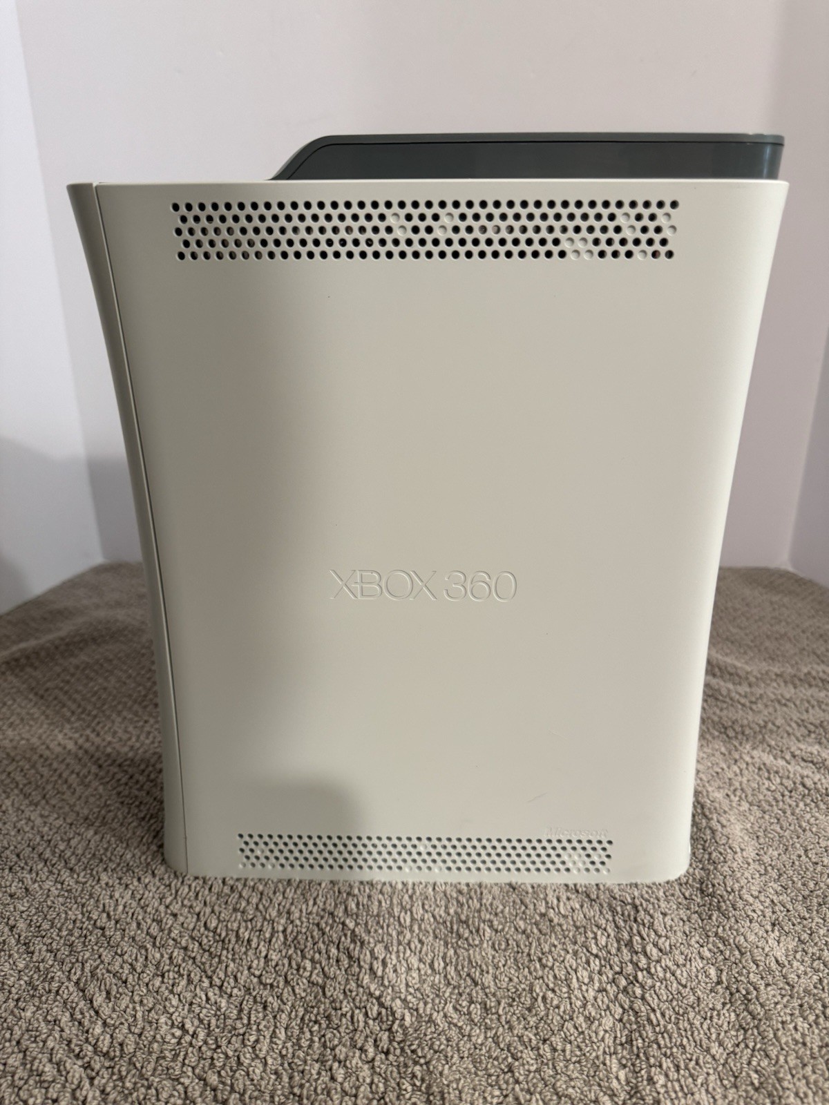 Microsoft Xbox 360 System Bundle 60GB White Console w/ 3 Games Power Cord and Ca