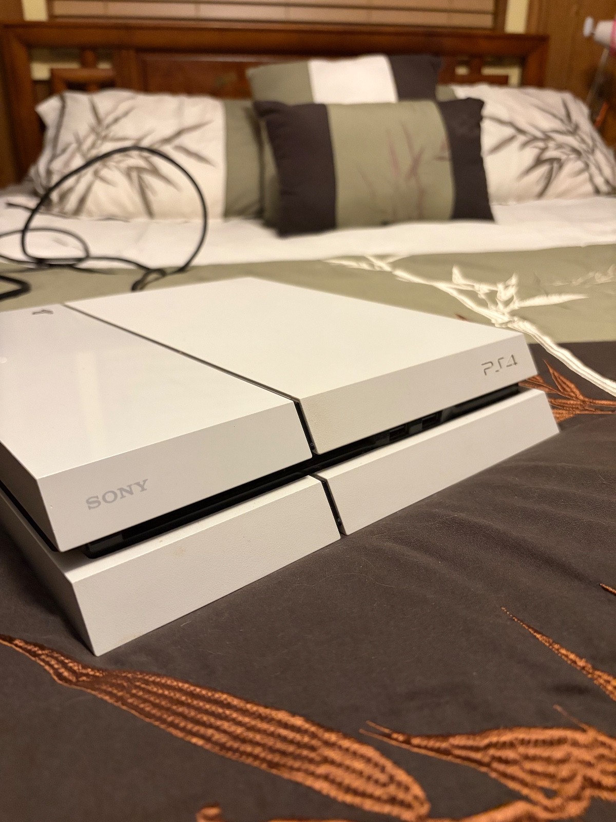 Sony PlayStation 4 500GB Glacier White Console – Destiny Bundle