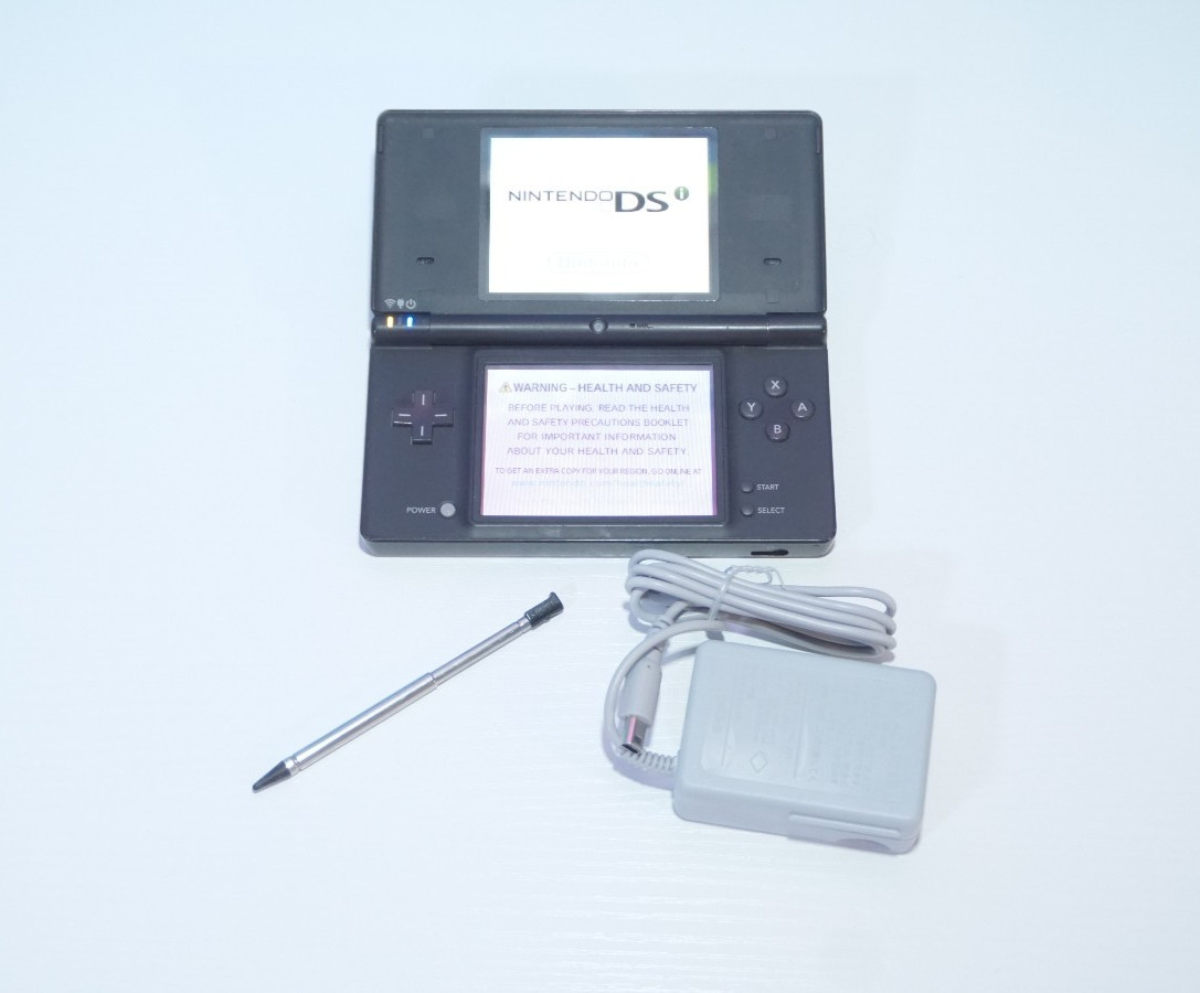 Black Nintendo DSi Handheld Video Game Console TWL-001 with Charger & Stylus Pen