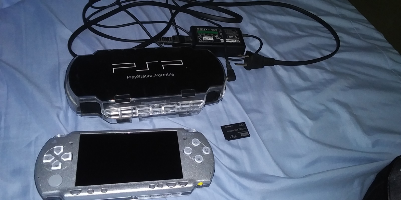 Sony PSP-2001 Silver Console Working With SNES Games Installed Memory Cards Case